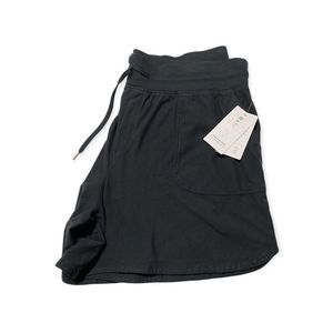 Athleta Farallon Midi Short Black NWT 2X Plus Size​